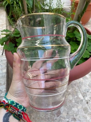 Jarra y vasos de vidrio soplado