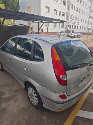 Nissan Almera 2001