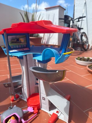 Centro Mando Patrulla Canina + Figuras