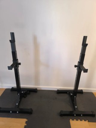 Banco musculación, barra, mancuernas y pesas