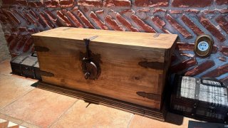 Arcón/baúl rústico de madera y metal