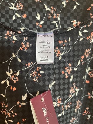 Camisón floral con encaje