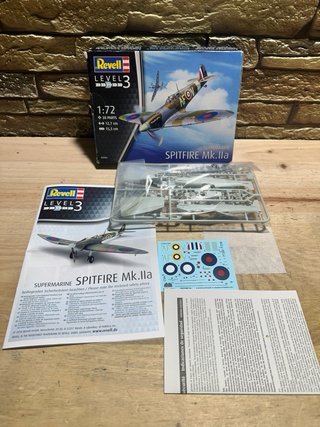 Revell Maqueta Avión Spitfire Mk.IIA 1:72