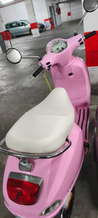 Vespa LX 50 2T Rosa