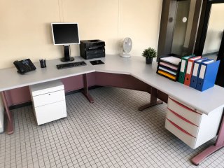 Mesa de oficina madera y metal