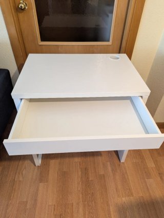 Escritorio Ikea MICKIE blanco pequeño