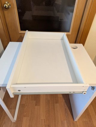 Escritorio Ikea MICKIE blanco pequeño