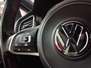 Volkswagen Golf TSi 220 cv