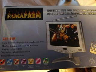 Monitor LCD TV portatile CPI 810 con cavi di connessione
