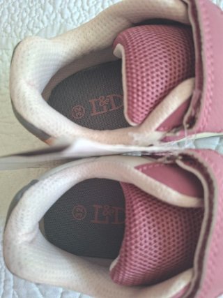 NUEVAS, Deportivas niña con luz Talla 32.
