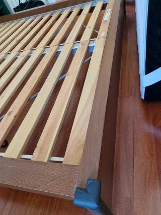 Estructura cama con cabecero