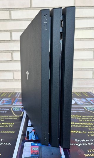 PS4 Pro 1TB Negra + PES 2018