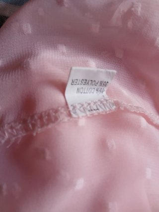 Blusa rosa con encaje