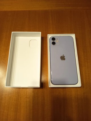 iPhone 11 128GB Morado + Cables + Fundas protec.