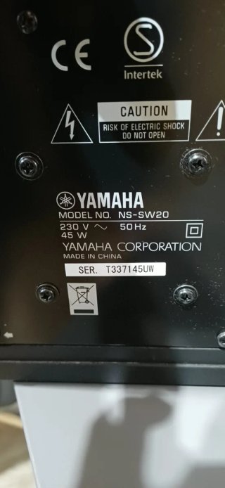 Altavoces Yamaha 5.1 NS-P20 Negros