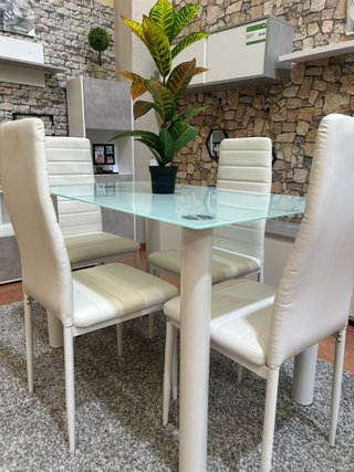 Mesa Comedor Cristal + 4 Sillas