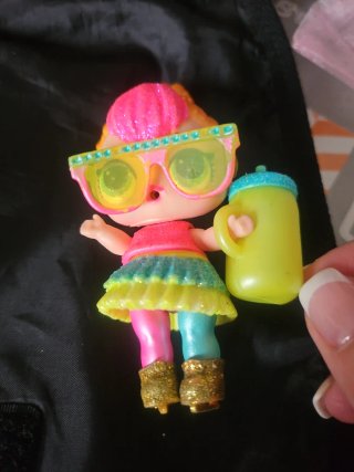 Muñeca LOL Surprise Glam Neon Q.T Glitter