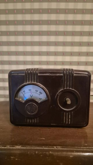Radio Invicta Vintage + Elevador Salabé