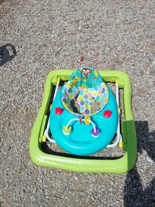 Girello per neonati con giochi