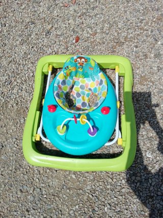 Girello per neonati con giochi