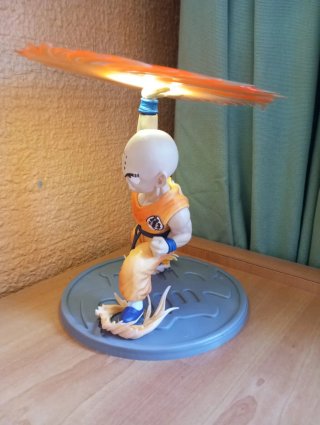 590. Figura con luz Krilín Dragon Ball Z DBZ