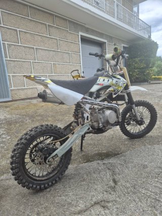 Pit Bike 140cc Motocross Blanca y Amarilla