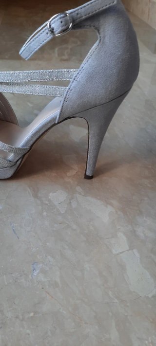 Sandalias Anna Field grises con brillos