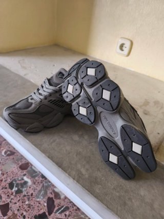 New Balance 9060 Talla 38 Gris oscuro