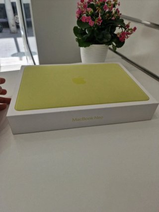 MacBook Neo 256GB Amarillo