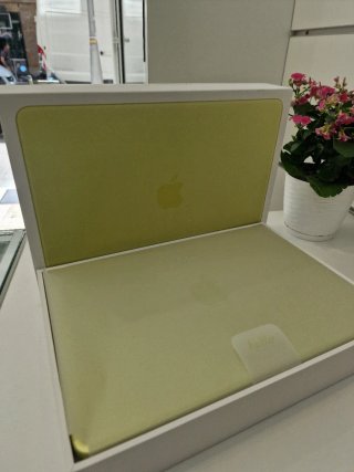 MacBook Neo 256GB Amarillo