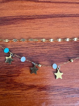 Collar doble fino con estrellas y cuentas