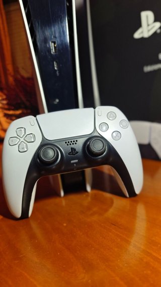 CON CAJA Playstation 5 Digital + Mando DualSense