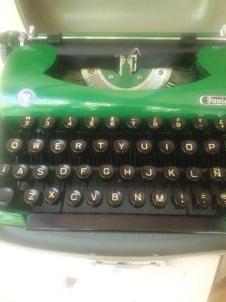 Máquina de escribir Junior años 50 modelo 58