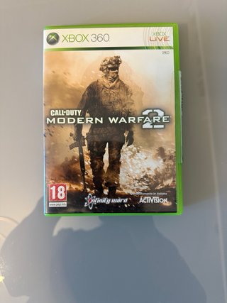 Xbox 360 Slim + Kinect + Call of Duty MW2