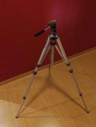 Trípode Velbon para cámara