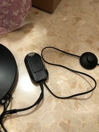 Lámpara de pie negra.Venta solo en persona.