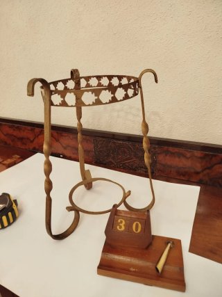 Soporte Macetero Vintage Hierro Dorado