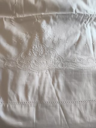 Juego Sábanas  lino Bordadas