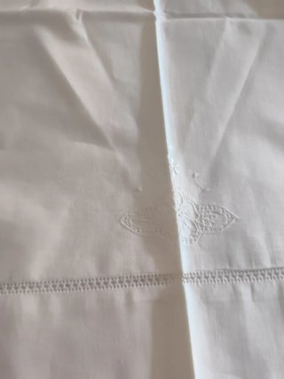 Juego Sábanas  lino Bordadas