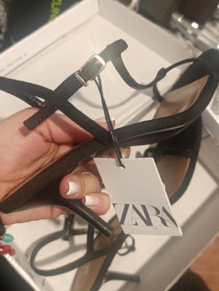 Sandalias Zara Negras Talla 38, a estrenar