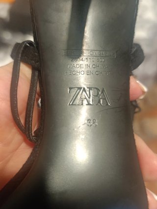 Sandalias Zara Negras Talla 38, a estrenar