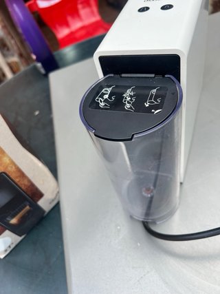 Cafetera Nespresso Essenza Mini Krups