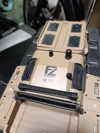 Tanque RC con control remoto cargador y batería