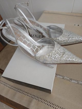 Zapatos de tacón Luxax plateados