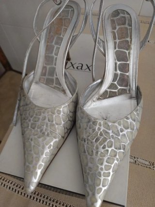 Zapatos de tacón Luxax plateados