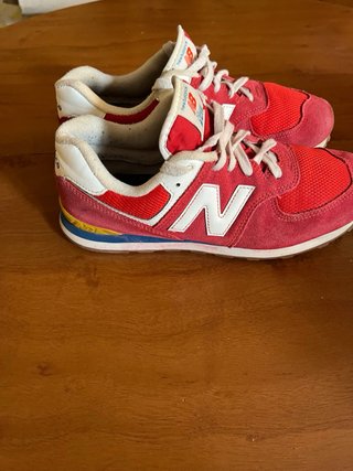 Zapatillas New Balance Rojas y Blancas