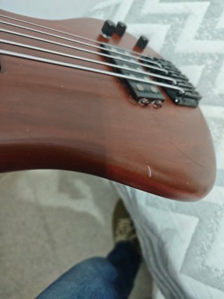 Bajo Eléctrico Dean Sledgehammer 5 Cuerdas