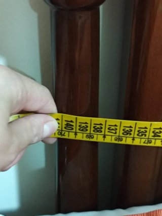 Cómoda con espejo y mesitas