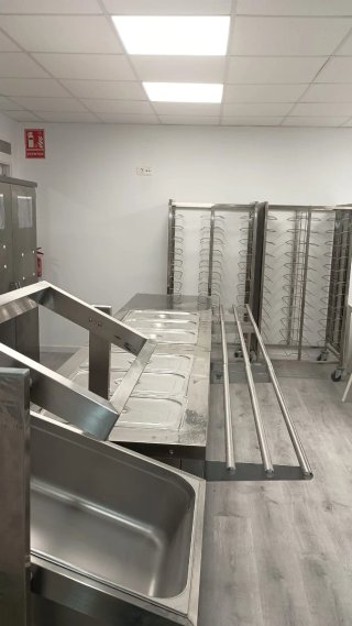 Self Servicie Frío y Caliente y Office Lavavajilla