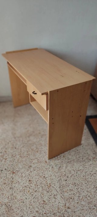 Escritorio madera color pino  99x49.5x75 cm
